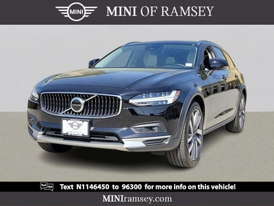 Used 2022 Volvo V90 B6 Cross Country w/ Advanced Package
