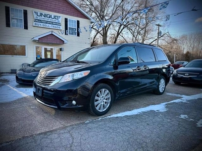 2017 Toyota Sienna XLE Minivan 4D for sale in House Springs, MO