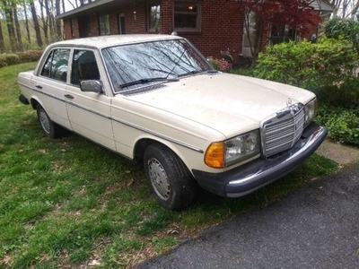 FOR SALE: 1982 Mercedes Benz 300D $9,495 USD