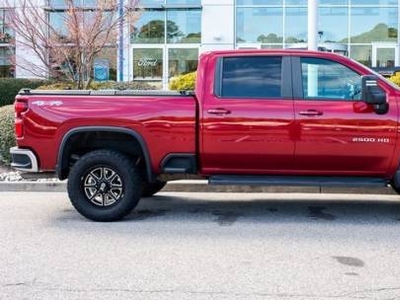 Chevrolet Silverado 2500HD 6.6L V-8 Gas