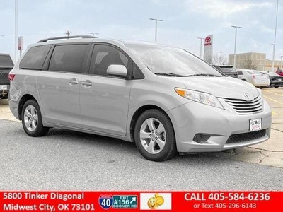 2017 Toyota Sienna for Sale in Chicago, Illinois