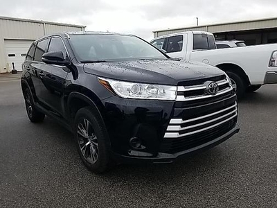 2019 Toyota Highlander for Sale in Chicago, Illinois