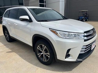 2019 Toyota Highlander for Sale in Chicago, Illinois