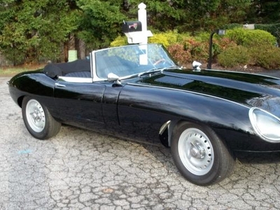 1966 Jaguar E-TYPE Roadster Convertible