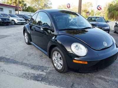2009 Volkswagen New Beetle Base 2dr Coupe 6A $5,795