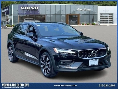 2021 Volvo V60 Cross Country Sedan