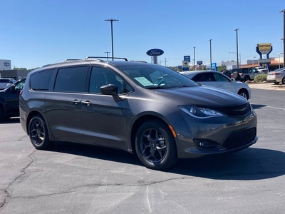 2018 Chrysler Pacifica Touring L Plus Van