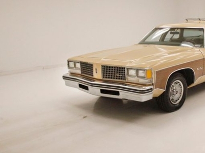 FOR SALE: 1976 Oldsmobile Custom Cruiser $15,500 USD