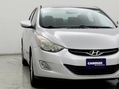Hyundai Elantra L -