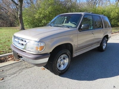 1997 Ford Explorer XLT 4dr 4WD SUV for sale in Milwaukee, WI