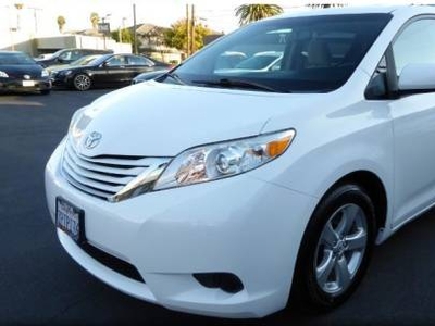 Toyota Sienna 3.5L V-6 Gas