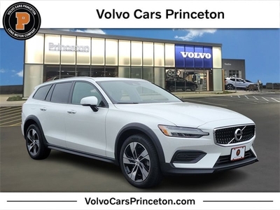 Certified 2020 Volvo V60 T5 Cross Country for sale in LAWRENCEVILLE, NJ 08648: Wagon Details - 678705263 | Kelley Blue Book