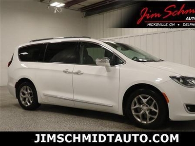 2018 Chrysler Pacifica for Sale in Denver, Colorado