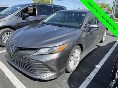 2018 Toyota Camry Hybrid for Sale in Saint Louis, Missouri
