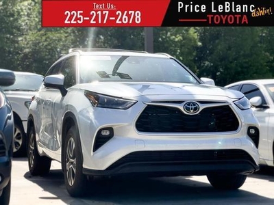 2023 Toyota Highlander for Sale in Saint Louis, Missouri
