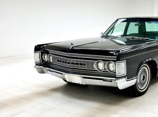 1967 Chrysler Imperial Crown 4 Door Sedan