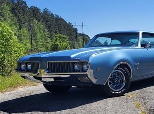 1969 Oldsmobile Cutlass Holiday Coupe