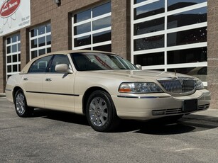 2003 Lincoln Town Car Used