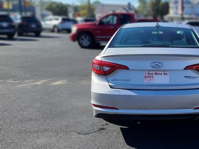 2017 Hyundai Sonata in Baxley, GA