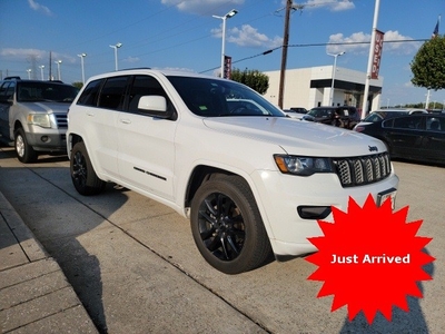 Pre-Owned 2018 Jeep Grand Cherokee Altitude