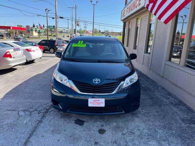 2011 Toyota Sienna LE 8-Passenger in Kansas City, MO