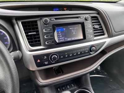2019 Toyota Highlander LE in Rochester, MN