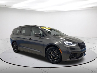 2021 Chrysler Pacifica in Plymouth, WI