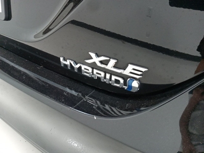 2021 Toyota Camry Hybrid XLE in Fairfield, OH