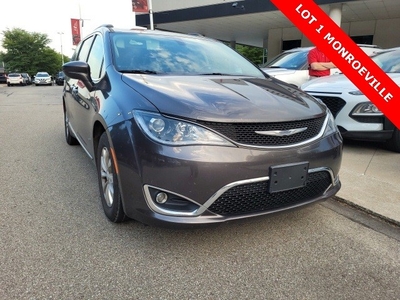 Used 2017 Chrysler Pacifica Touring L FWD