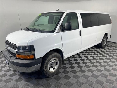 2015 Chevrolet Express 3500 for Sale in Co Bluffs, Iowa