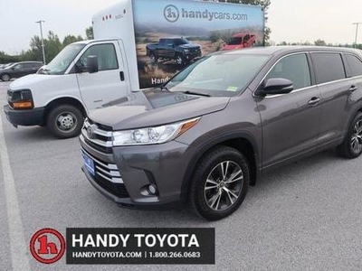 2017 Toyota Highlander for Sale in Co Bluffs, Iowa