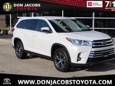 2019 Toyota Highlander for Sale in Co Bluffs, Iowa