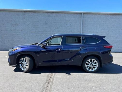 2021 Toyota Highlander Hybrid for Sale in Co Bluffs, Iowa