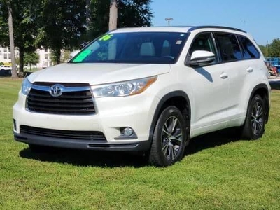 2016 Toyota Highlander for Sale in Secaucus, New Jersey