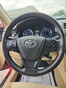 2017 Toyota Camry Hybrid SE in Coralville, IA
