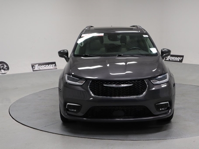 2021 Chrysler Pacifica Touring L in Columbus, OH