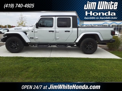 2022 Jeep Gladiator Sport in Maumee, OH