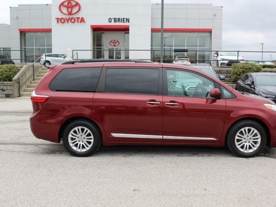 2017 Toyota Sienna XLE Premium in Indianapolis, IN