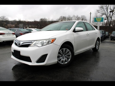 Used 2014 Toyota Camry LE for sale in West Nyack, NY 10994: Sedan Details - 676863737 | Kelley Blue Book