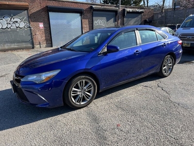 Used 2016 Toyota Camry SE w/ Moonroof Package