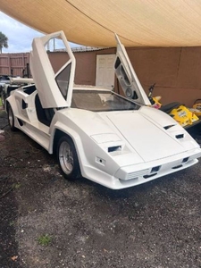 FOR SALE: 1986 Lamborghini Countach $21,495 USD