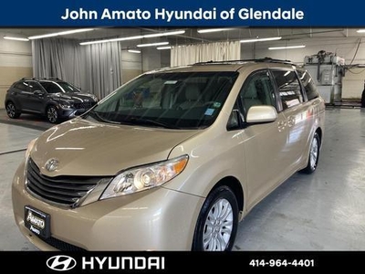 2012 Toyota Sienna for Sale in Northwoods, Illinois