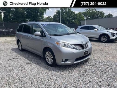 2013 Toyota Sienna for Sale in Northwoods, Illinois