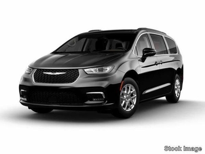 2021 Chrysler Pacifica for Sale in Co Bluffs, Iowa