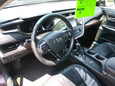 2014 Toyota Avalon XLE in Hamden, CT