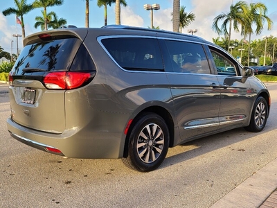 2020 Chrysler Pacifica TOURING L PLUS FWD in Miami, FL
