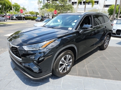 2021 Toyota Highlander XLE in Fort Lauderdale, FL