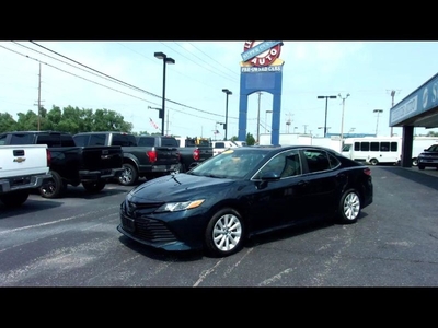 Used 2018 Toyota Camry LE for sale in Bethany, OK 73008: Sedan Details - 645014635 | Kelley Blue Book