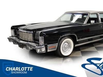 FOR SALE: 1976 Lincoln Town Car $26,995 USD