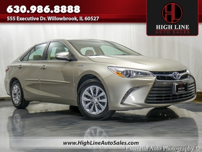 2017 Toyota Camry Hybrid LE for sale in Willowbrook, IL